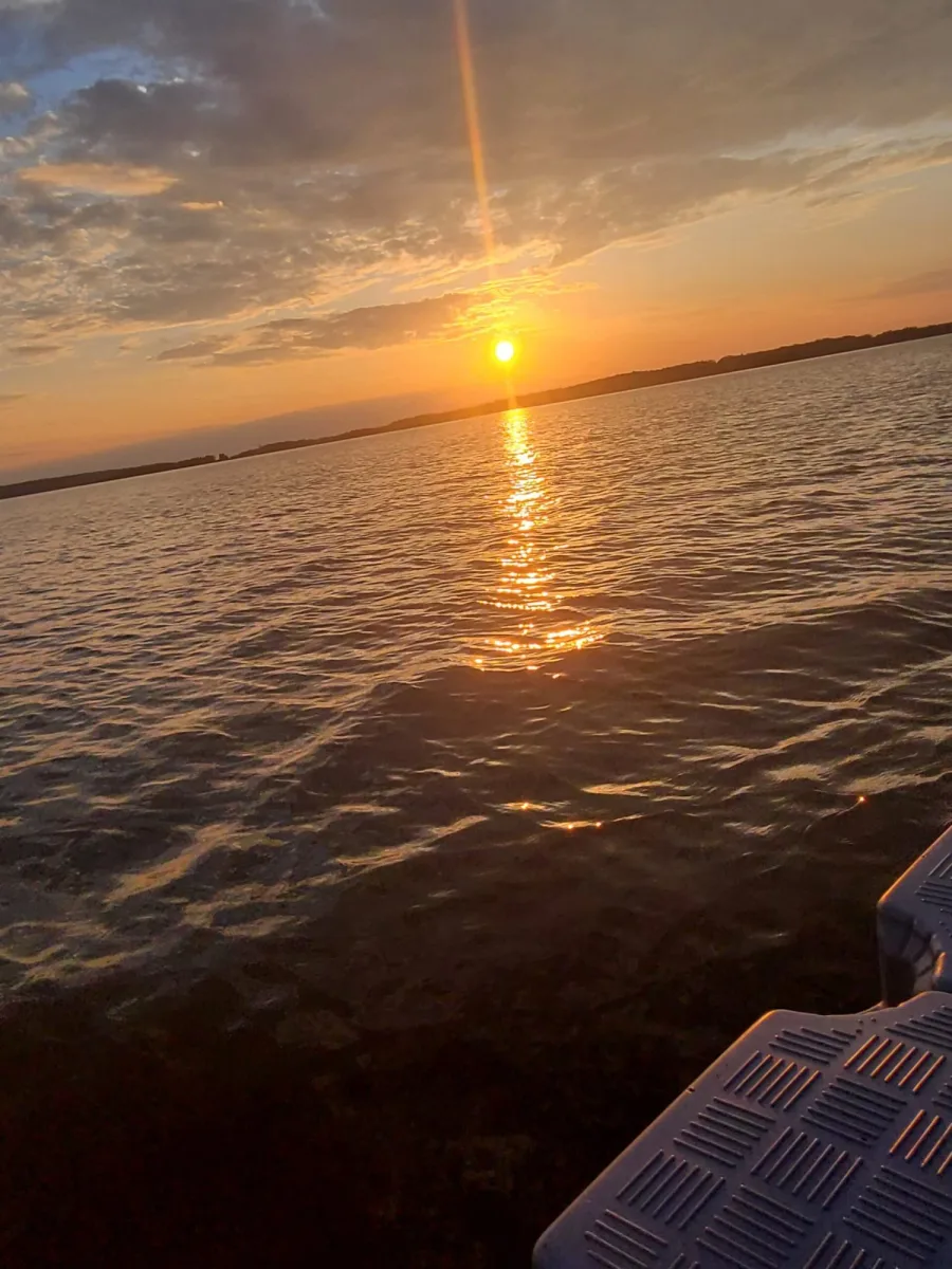 Aire D'accueil Au Soleil Couchant