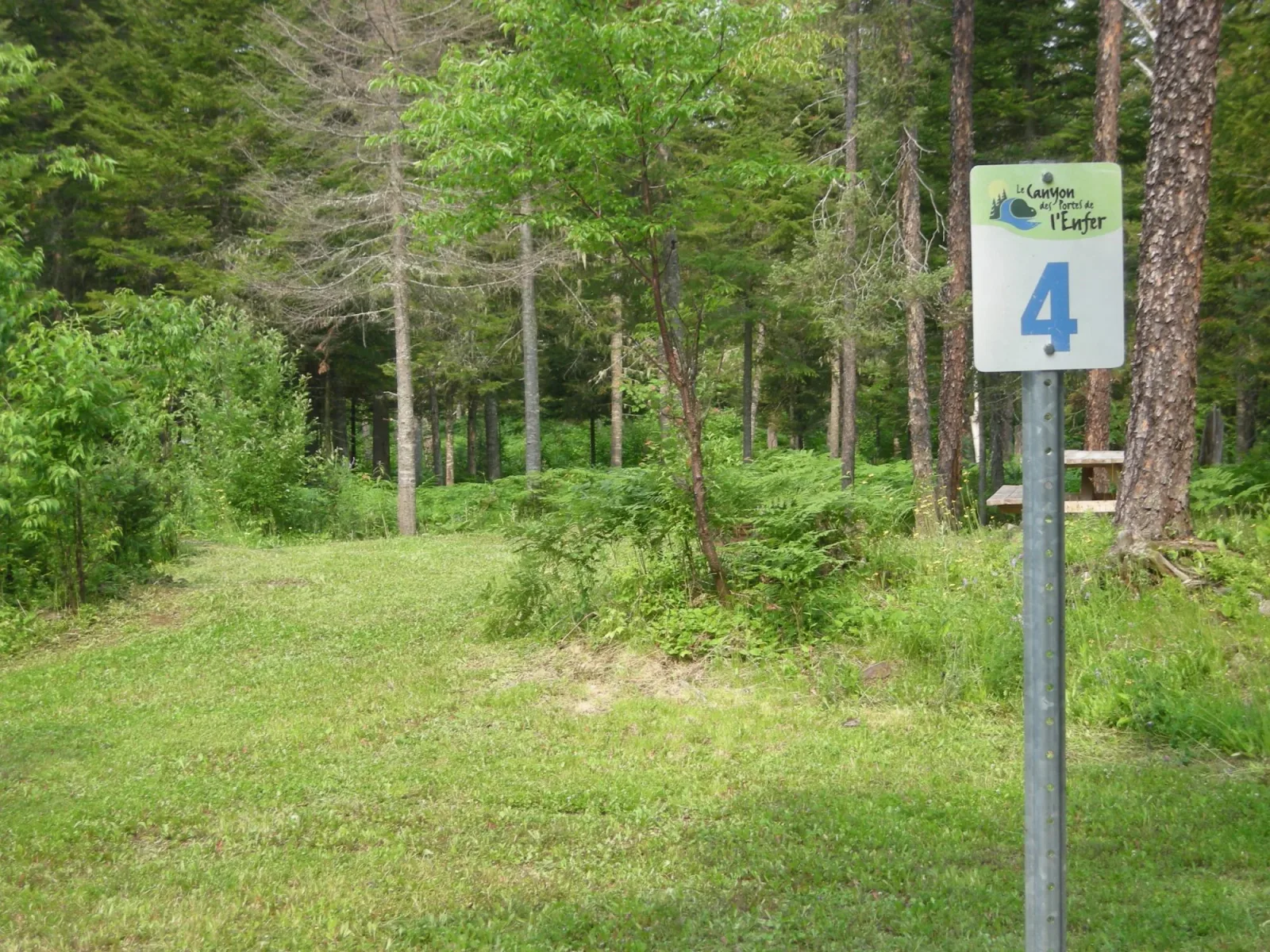 Camping Domaine Du Canyon Des Portes De L'enfer