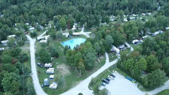 Camping La Rivière Du Passant