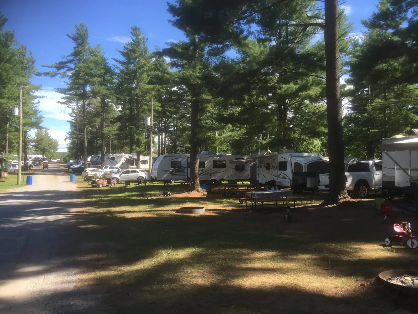 Camping Lac Des Pins