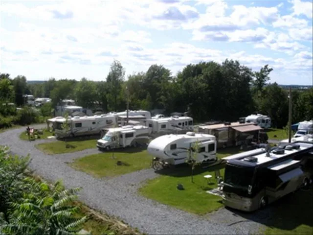 Camping Au Pied Du Mont