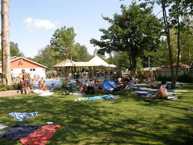 Camping Plein Bois «Hommes Seulement»